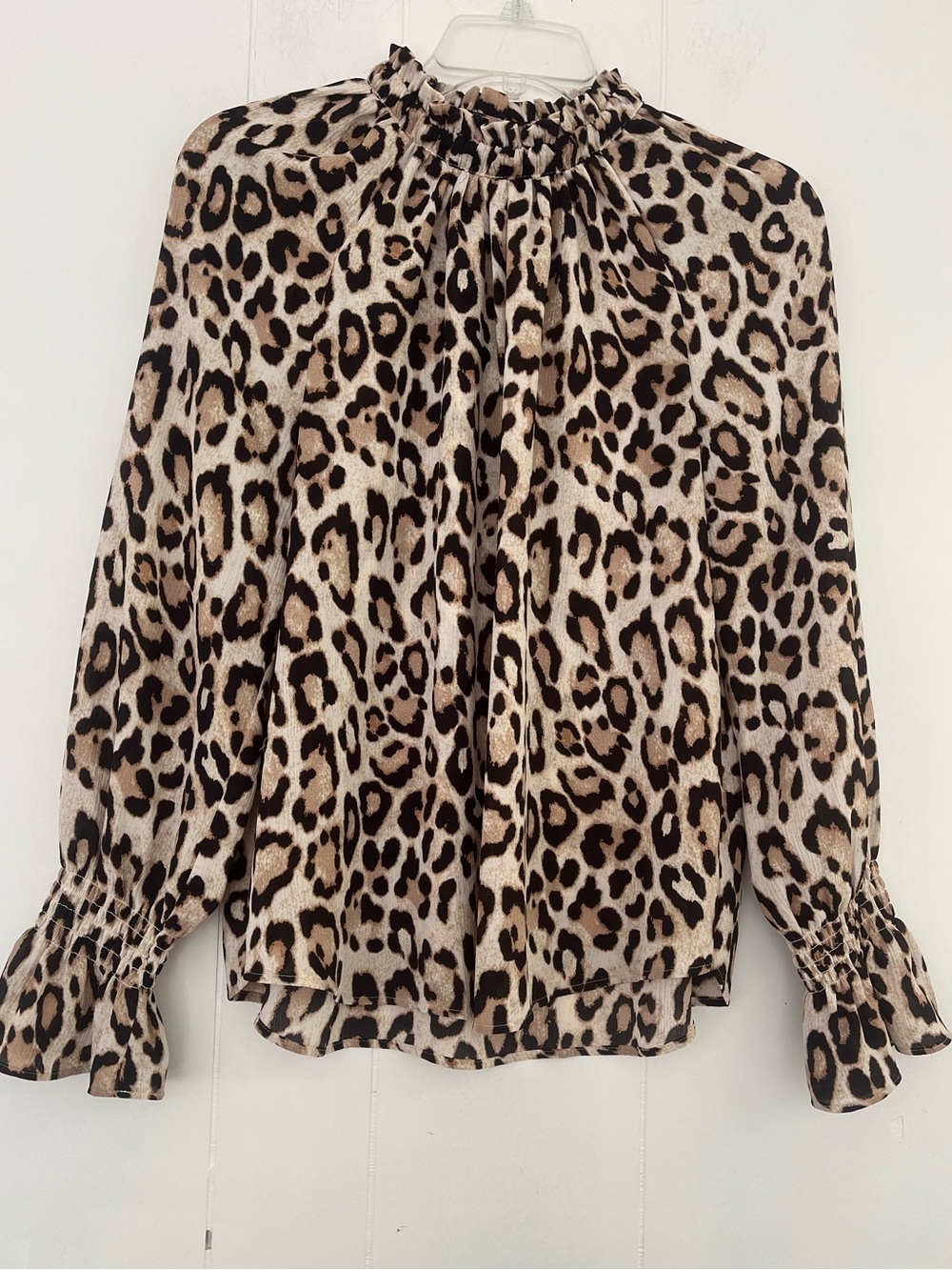 LOFT Leopard Print Ruffle Neck & Cuffs Blouse Top Size Small